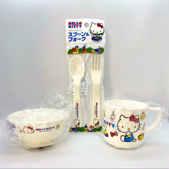 Hello Kitty Dinnerware Set - Picture 2 of 16